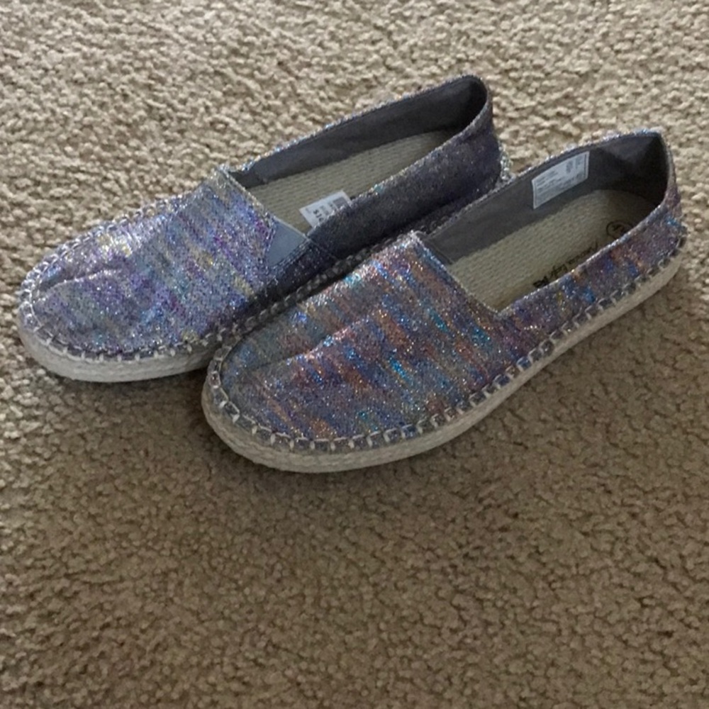 American Eagle kids 4.5 casual slip on shoes